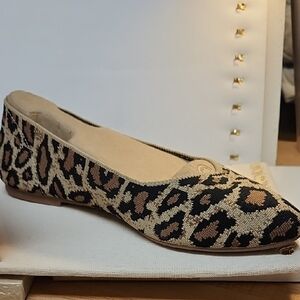 Skechers Leopard Pattern Women's Flats